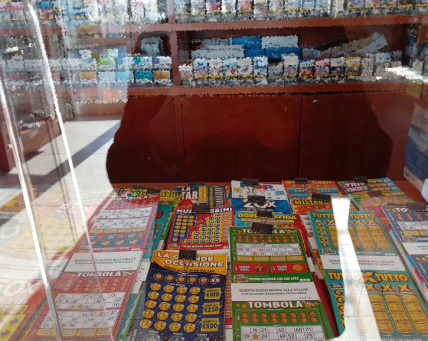 Tabaccheria Cartoleria Profumeria